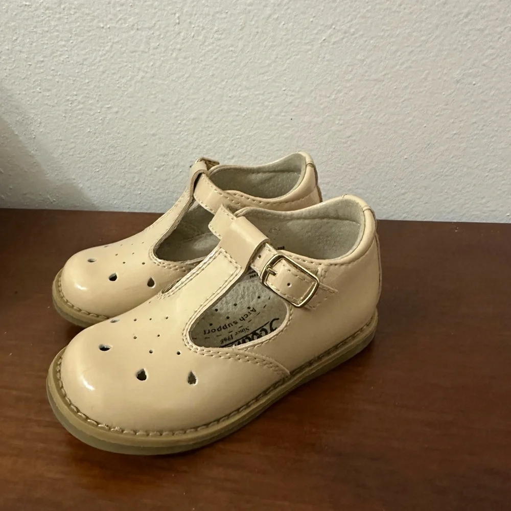 FootMates cute strap